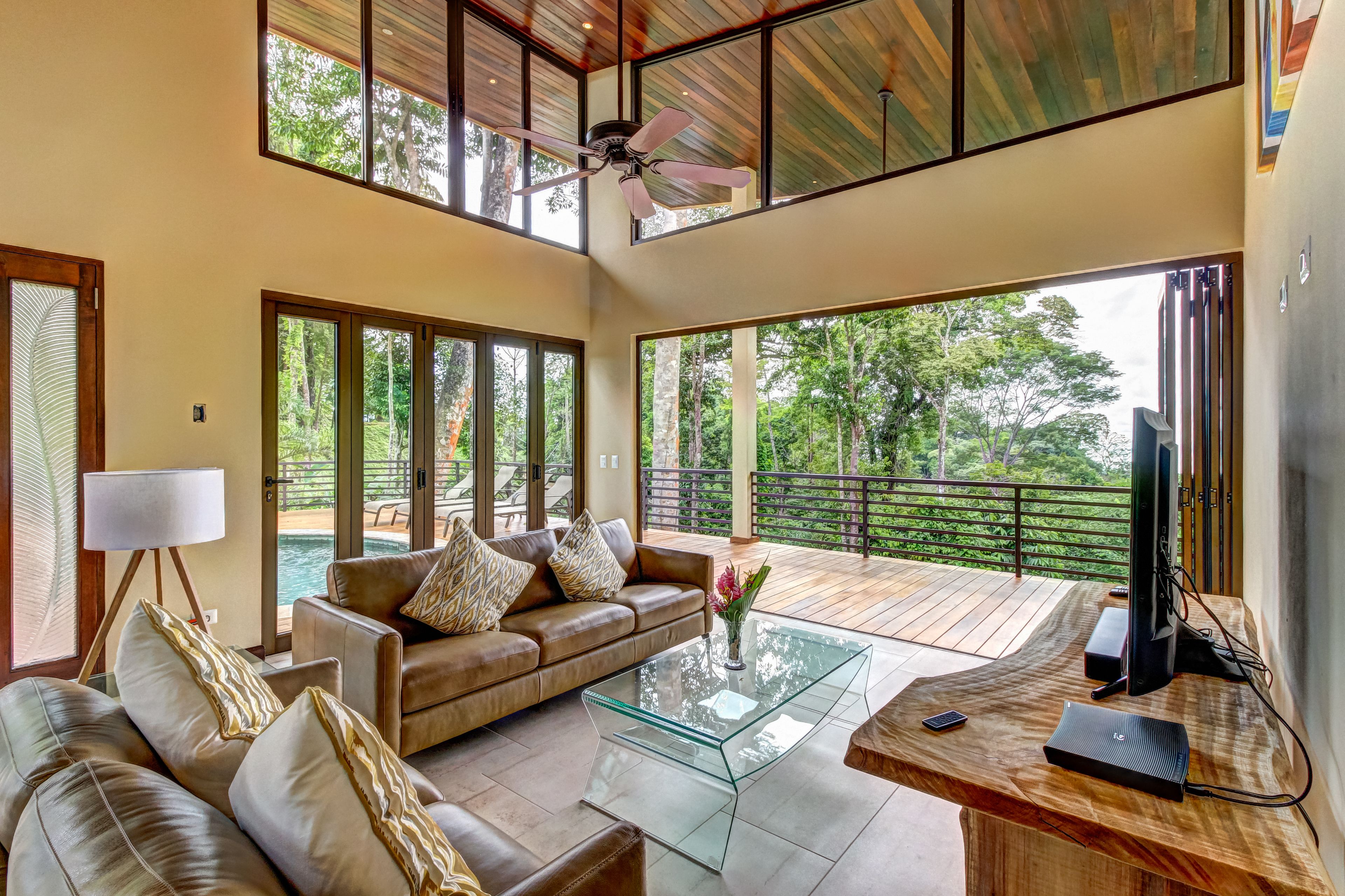 Deluxe House, 3 Bedrooms, Non Smoking | Living room | Flat-screen TV, DVD player