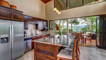 Deluxe House, 3 Bedrooms, Non Smoking | Private kitchen | Full-sized fridge, microwave, oven, stovetop