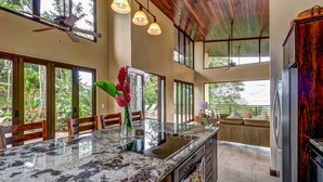 Private kitchen - Casa Vista Verde (Bahía Ballena)