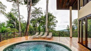Outdoor spa tub - Casa Vista Verde (Bahía Ballena)