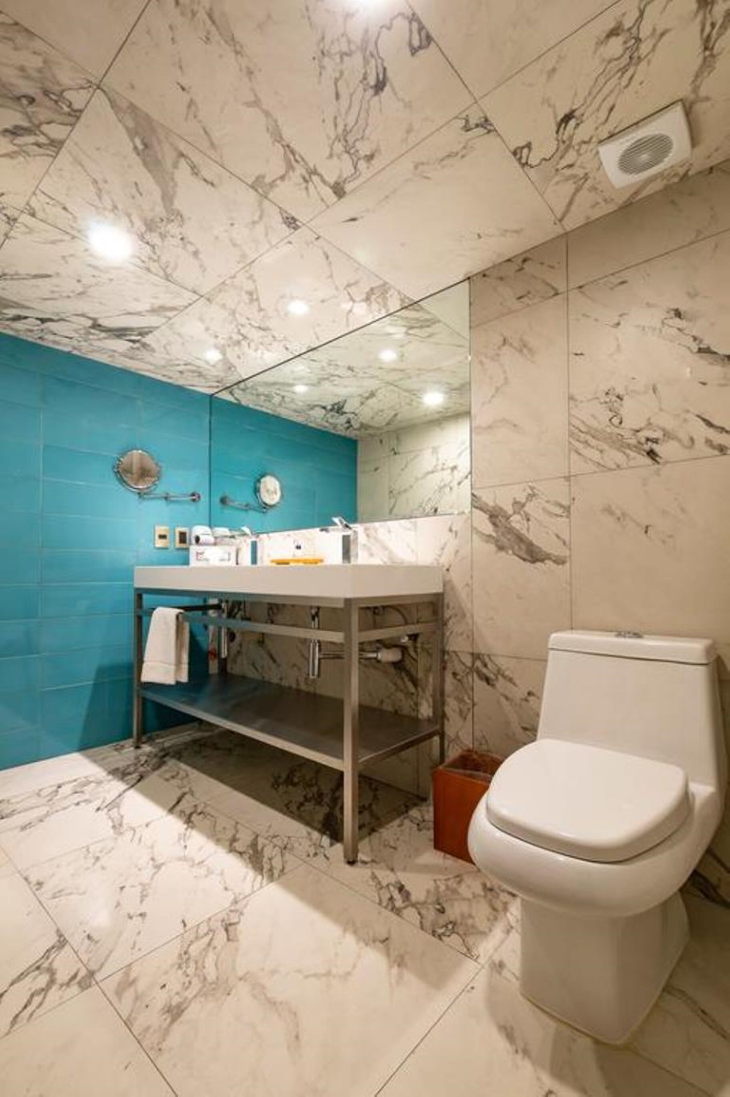 shower, rainfall showerhead, free toiletries, hair dryer