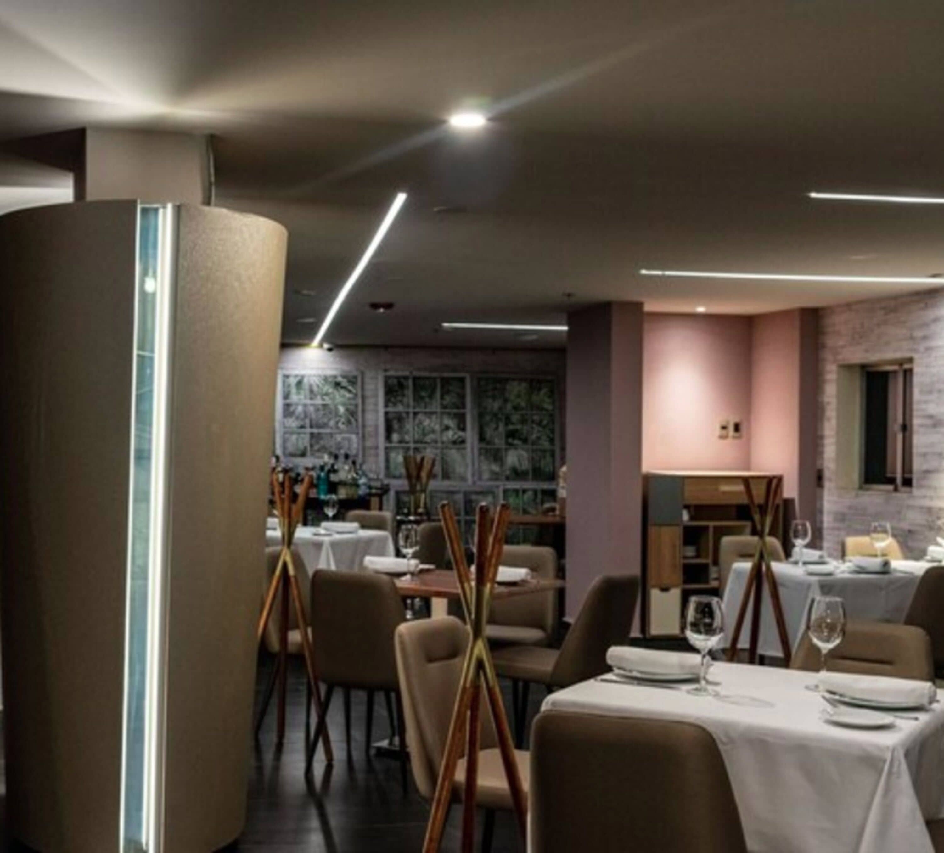 daily cooked-to-order breakfast (mxn 260 per person)