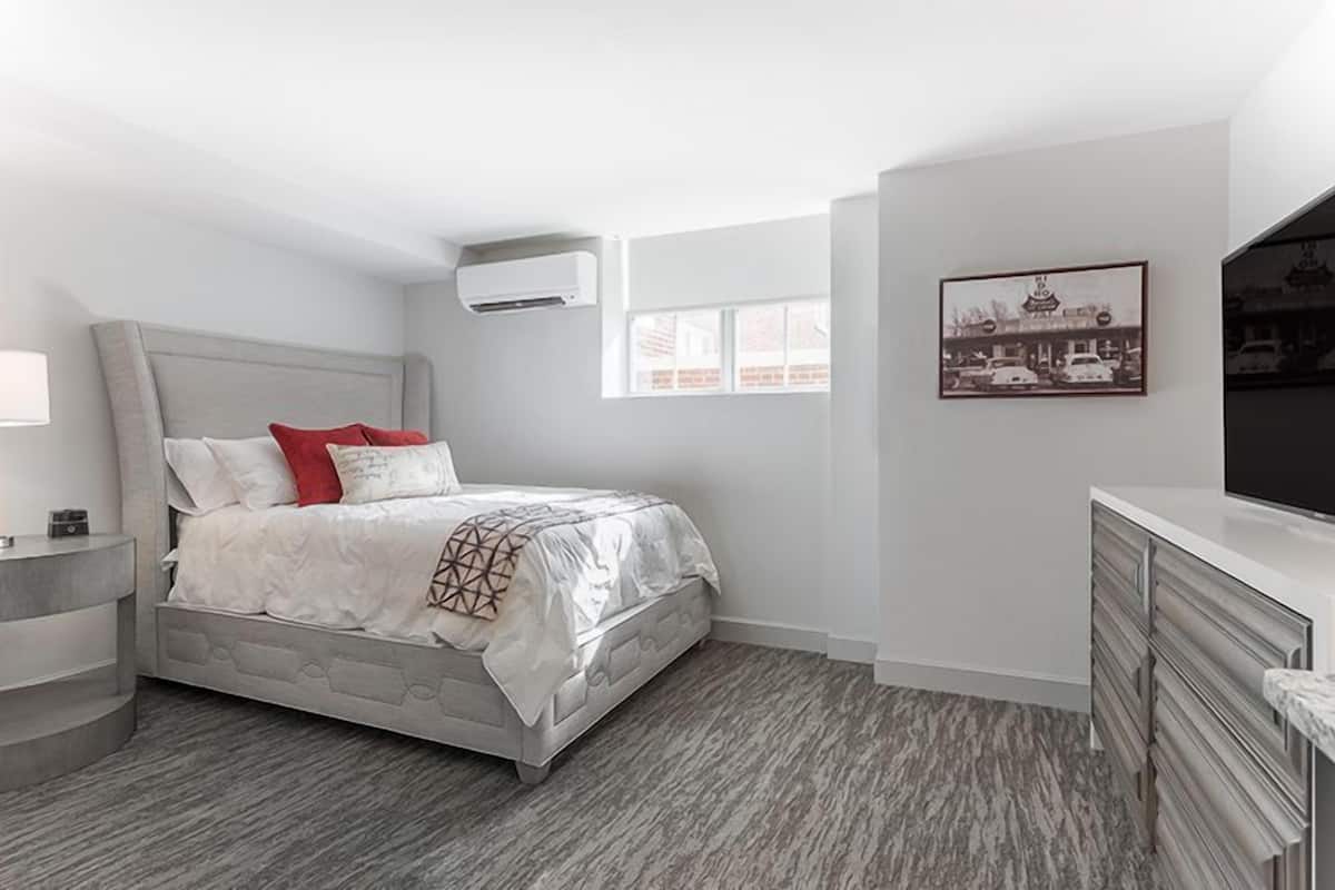 1 bedroom, iron/ironing board, free WiFi, bed sheets