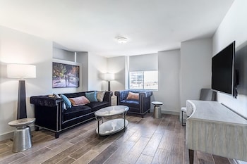 Pioneer Pocket Hotel