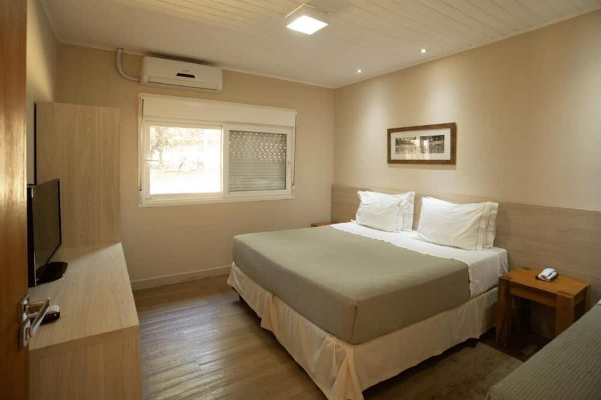1 bedroom, minibar, free WiFi, bed sheets
