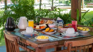 Free daily buffet breakfast