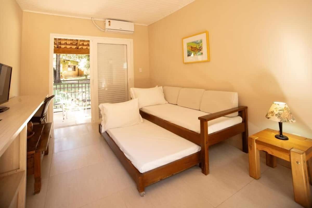 Classic Suite, 1 Bedroom, Balcony, Garden View | 1 bedroom, minibar, free WiFi, bed sheets
