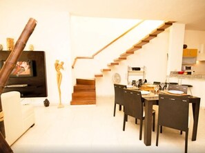 2 Schlafzimmer, Zimmersafe, Schreibtisch, Bügeleisen/Bügelbrett