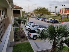 Free self parking - Scottish Inns & Suites Bay City, TX (Bay City)