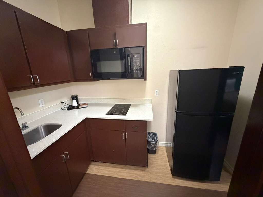 Fridge, microwave
