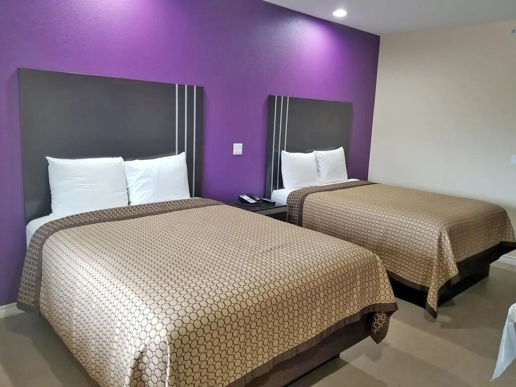 Minibar, desk, iron/ironing board, free WiFi