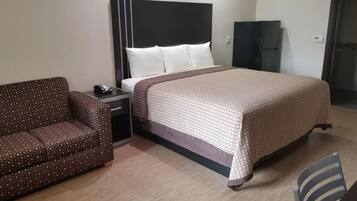 Minibar, desk, iron/ironing board, WiFi (free)