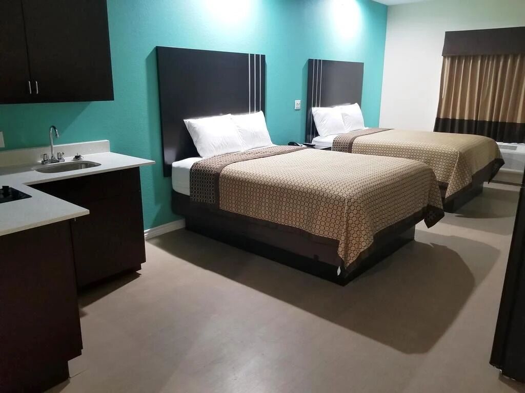 Minibar, desk, iron/ironing board, free WiFi