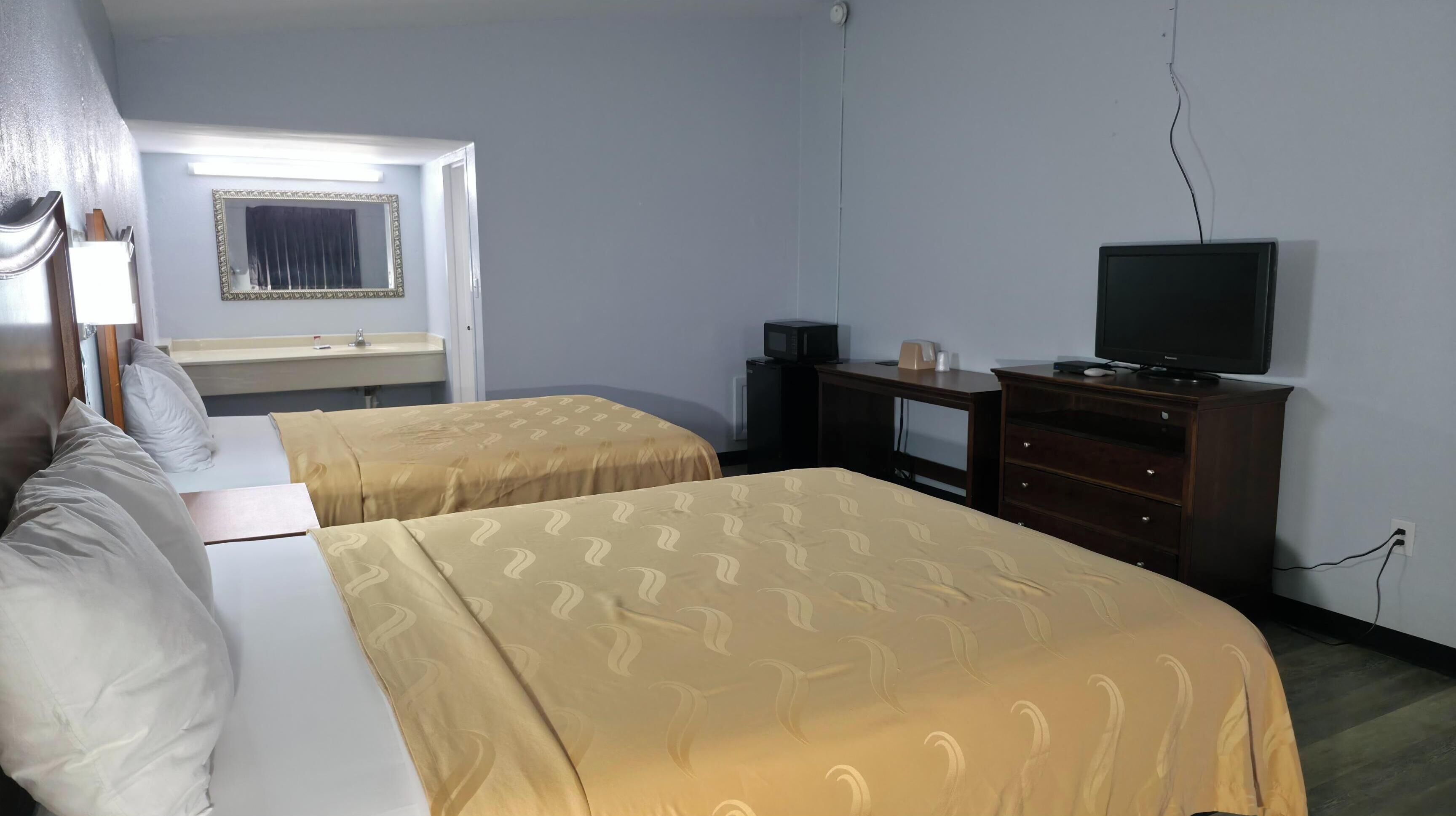Kamer, 2 queensize bedden, niet-roken | Een minibar, een bureau, een strijkplank/strijkijzer, gratis wifi