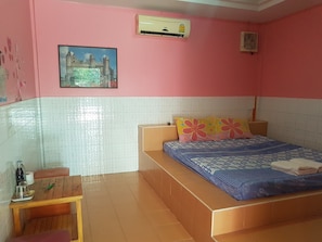 Standard Double Room | Free WiFi - Wanjai Resort (Warin Chamrap)