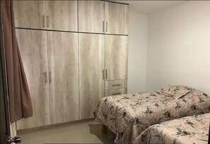 Nhà liên kế dành cho gia đình, 3 phòng ngủ | 3 phòng ngủ, bàn ủi/dụng cụ ủi quần áo 