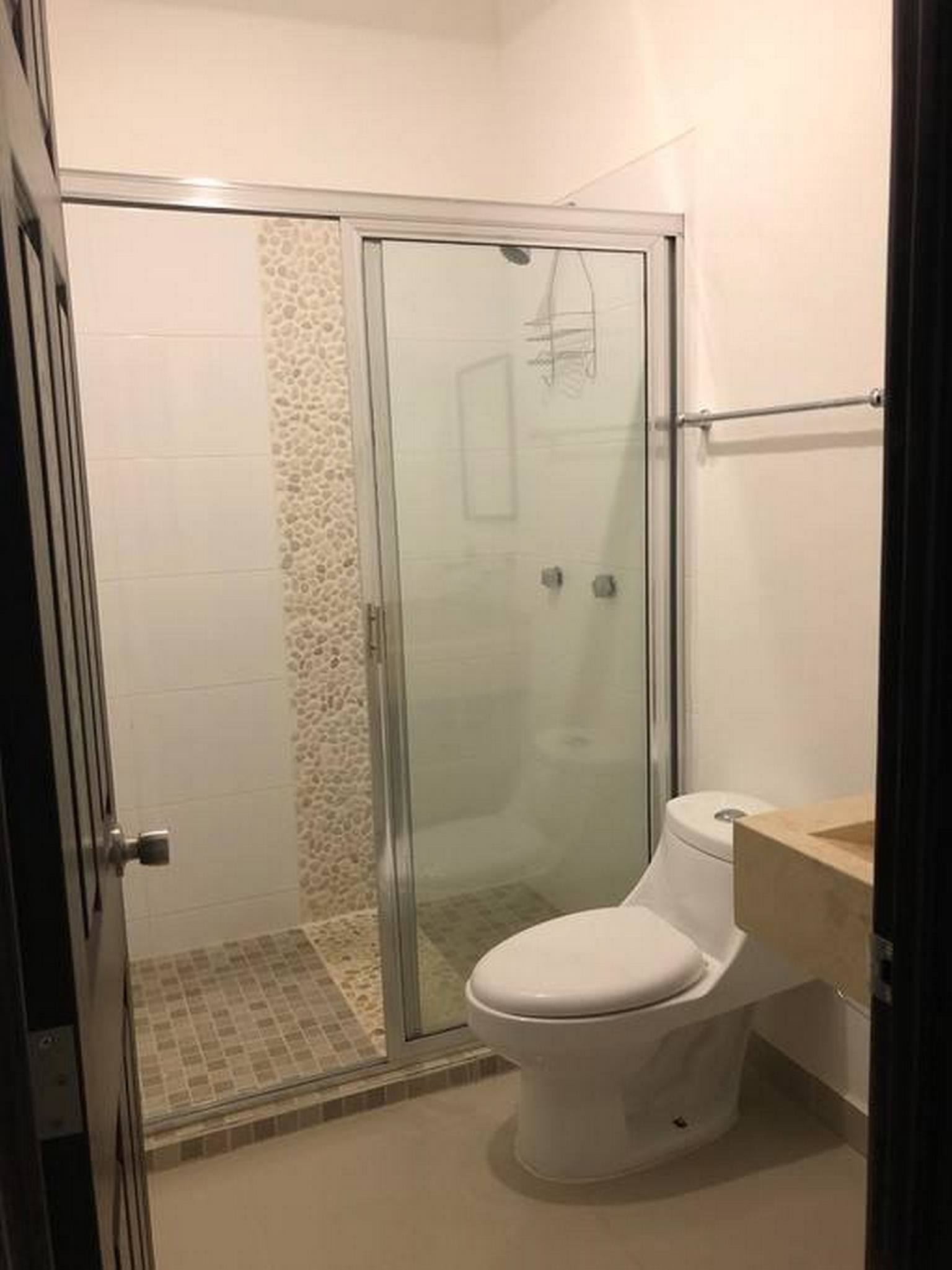 Family Townhome, 3 Bedrooms | Bathroom | Shower, towels
