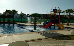 Outdoor pool, pool loungers