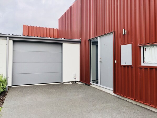 Parkir mandiri gratis