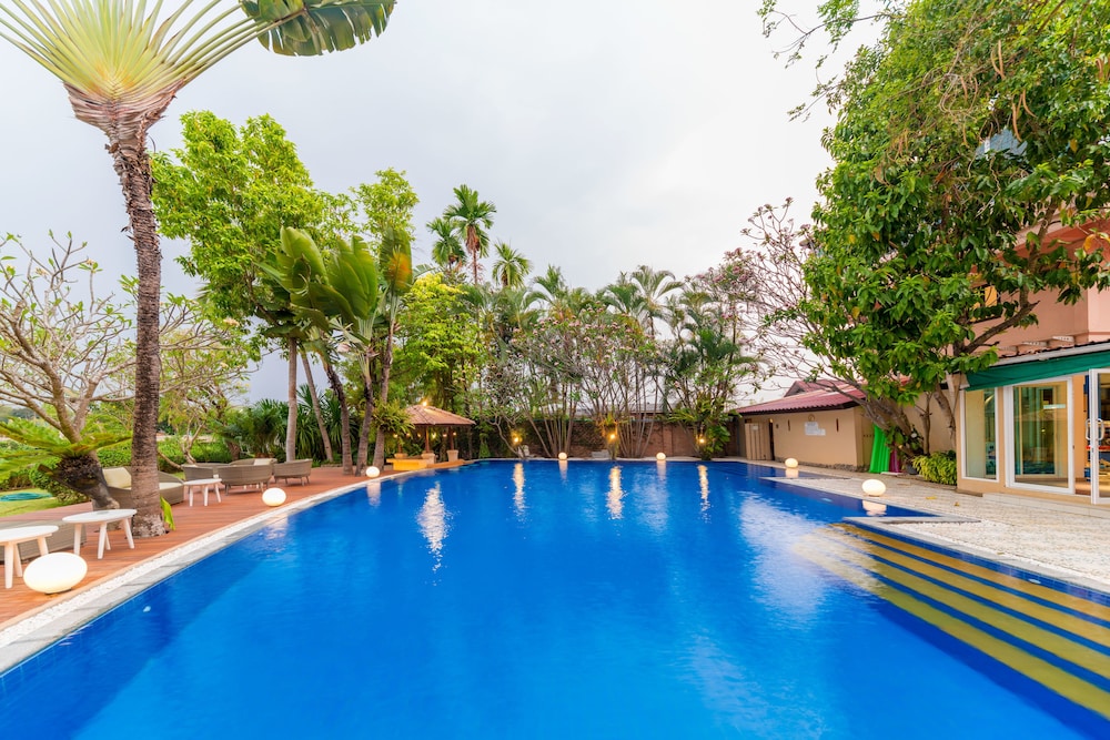 Floral Hotel Sheik Istana Chiang Mai by null