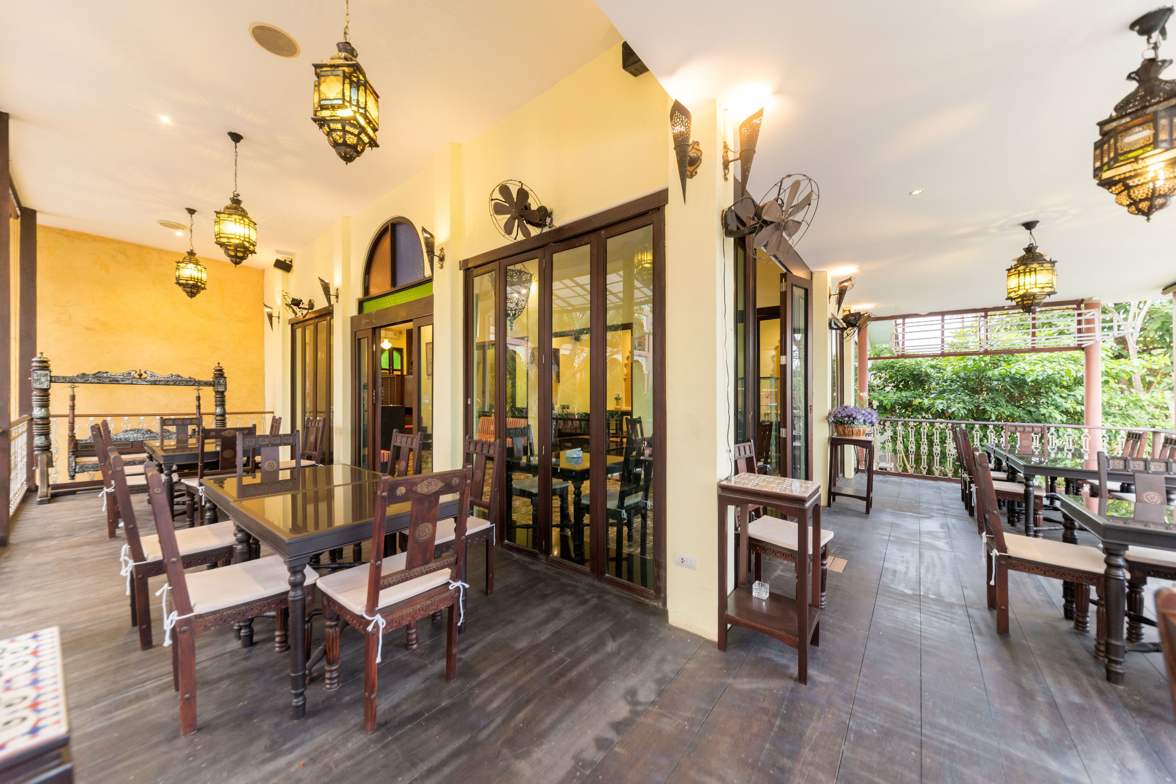 บริการอาหารเช้า, อาหารอเมริกัน, วิวสระว่ายน้ำ 