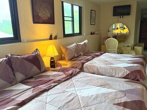 Kamar Keluarga | Tirai kedap cahaya dan Wi-Fi gratis