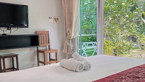 Standard Double Room | Safe på rommet, skrivebord, strykejern/-brett og wi-fi (inkludert)