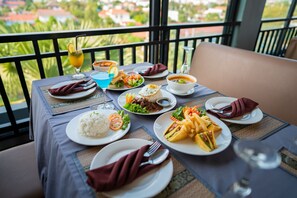 Breakfast, lunch and dinner served  - Romantic Angkor Residence (Siem Reap)
