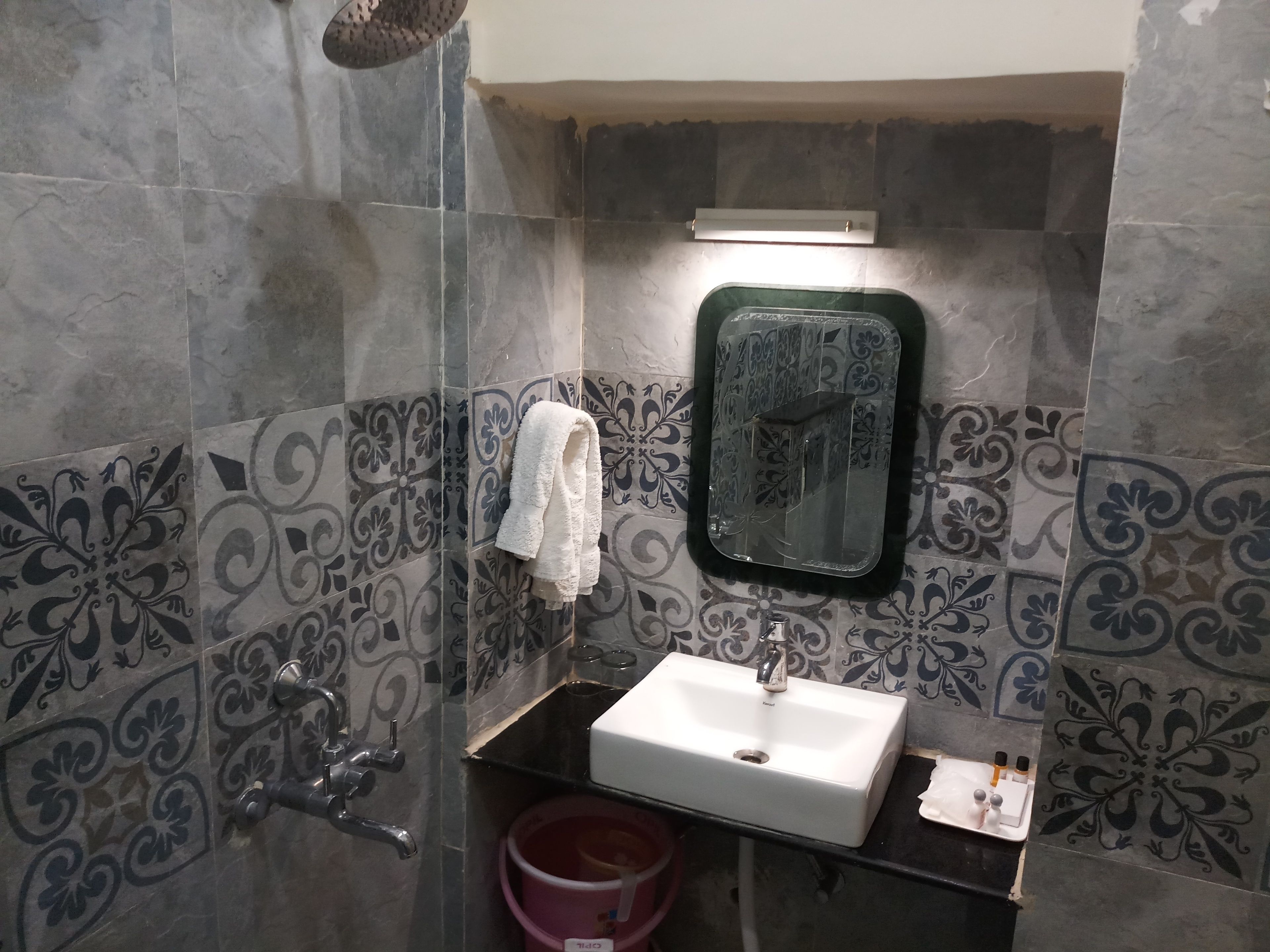 deluxe room, river view | bathroom sink