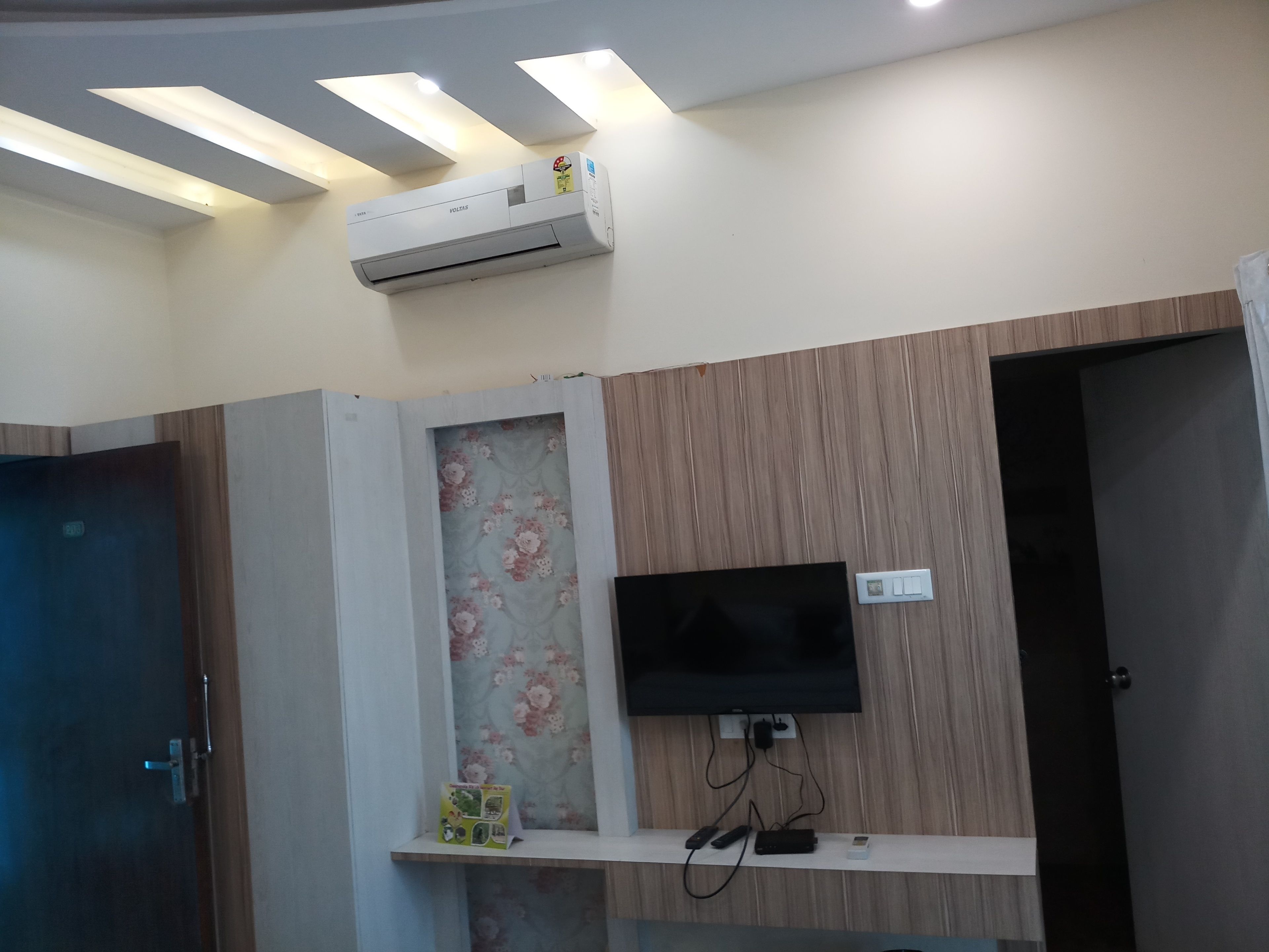 deluxe room, river view | 1 bedroom, iron/ironing board, free wifi, bed sheets