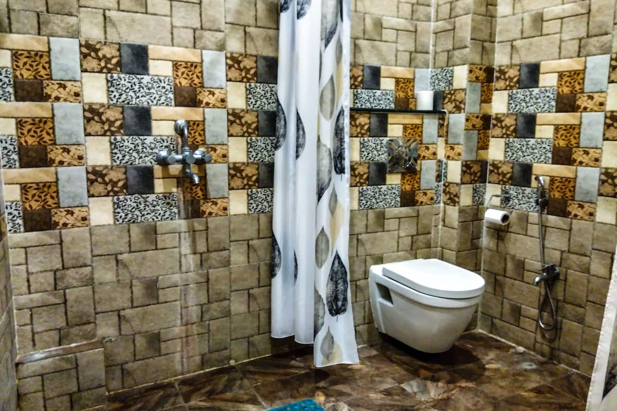 banjara budget non river view | bathroom | shower, free toiletries, towels