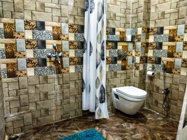 Ducha, artículos de tocador gratuitos, toallas