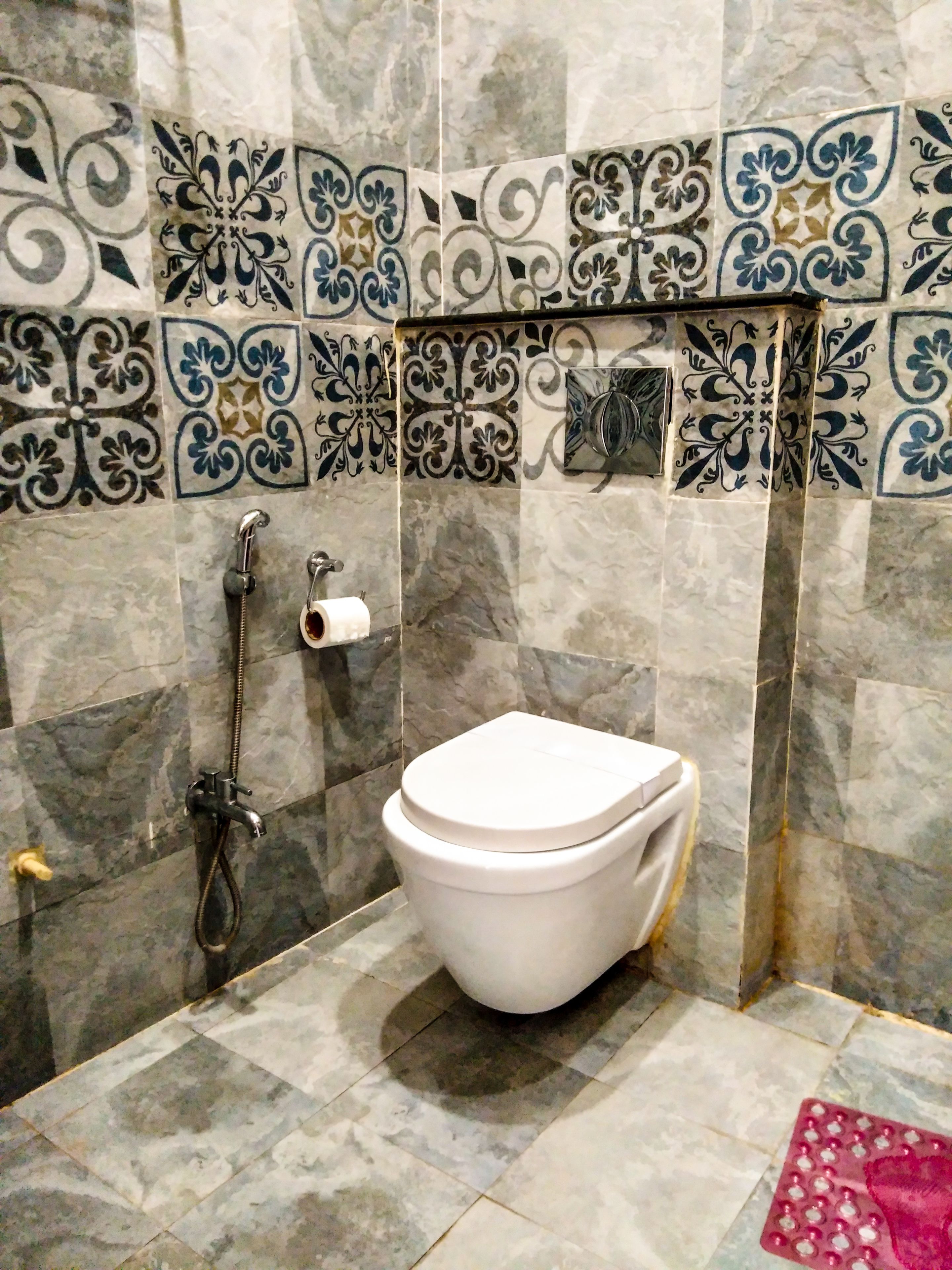 kailash suite (river view) | bathroom | shower, free toiletries, towels