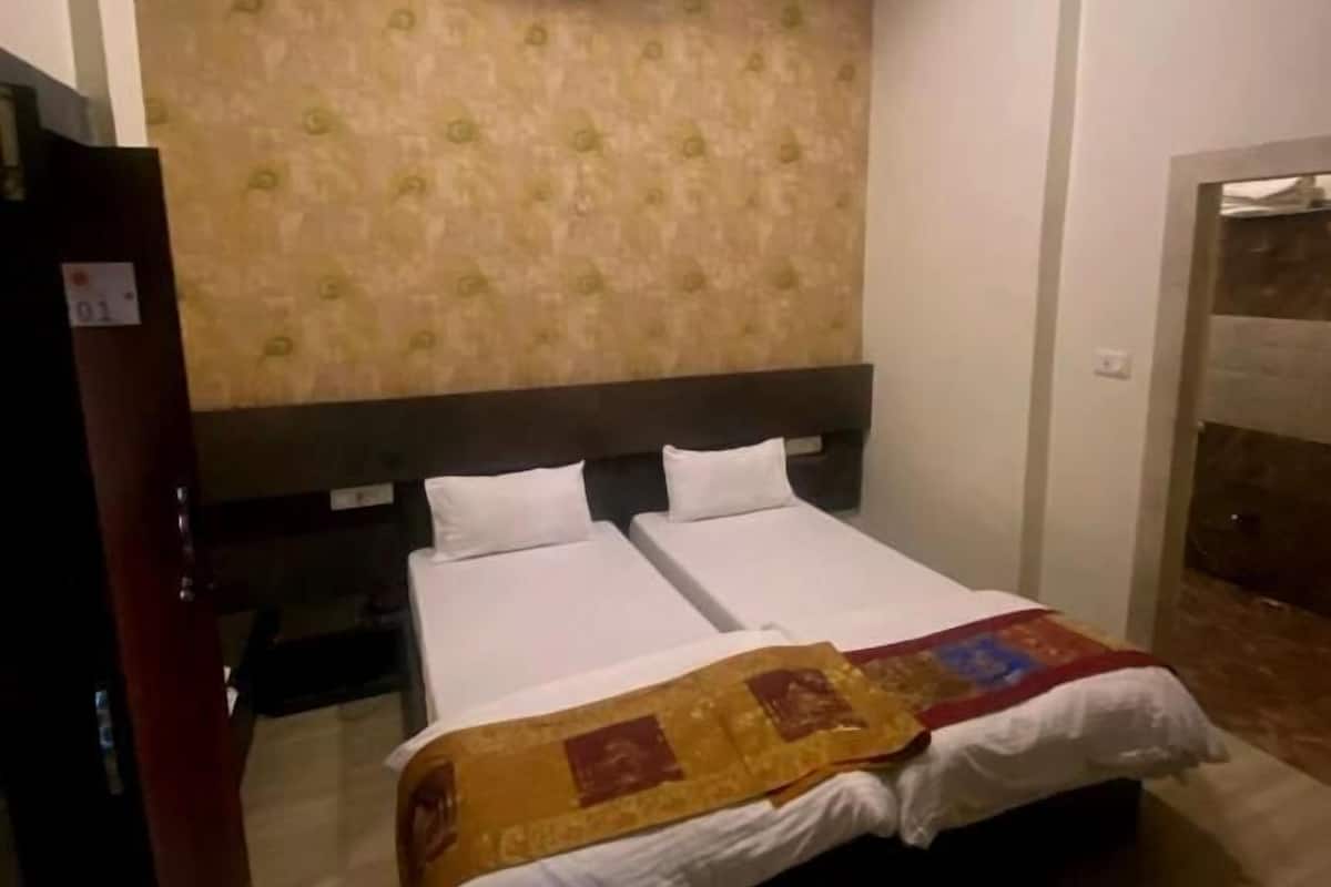 Habitación estándar doble | 1 dormitorio, tabla de planchar con plancha, wifi gratis y ropa de cama
