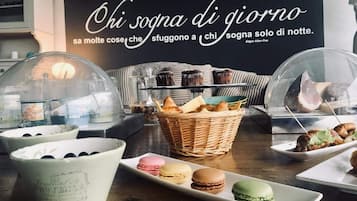 Colazione a buffet inclusa, servita tutte le mattine