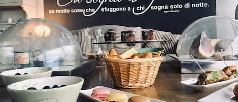 Petit déjeuner buffet compris tous les jours
