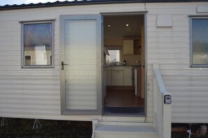 Property entrance - Luxury 3 Bed Caravan Lakes - Haven Site (Grange-over-Sands)