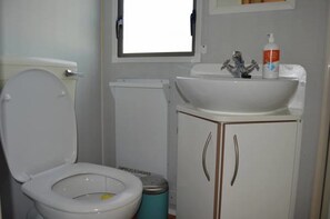 Luxury Mobile Home, Multiple Beds, Garden View | Bathroom - Luxury 3 Bed Caravan Lakes - Haven Site (Grange-over-Sands)