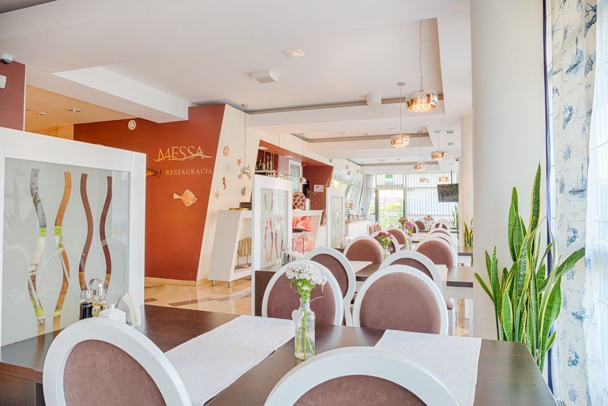 breakfast, lunch, dinner served; local and international cuisine