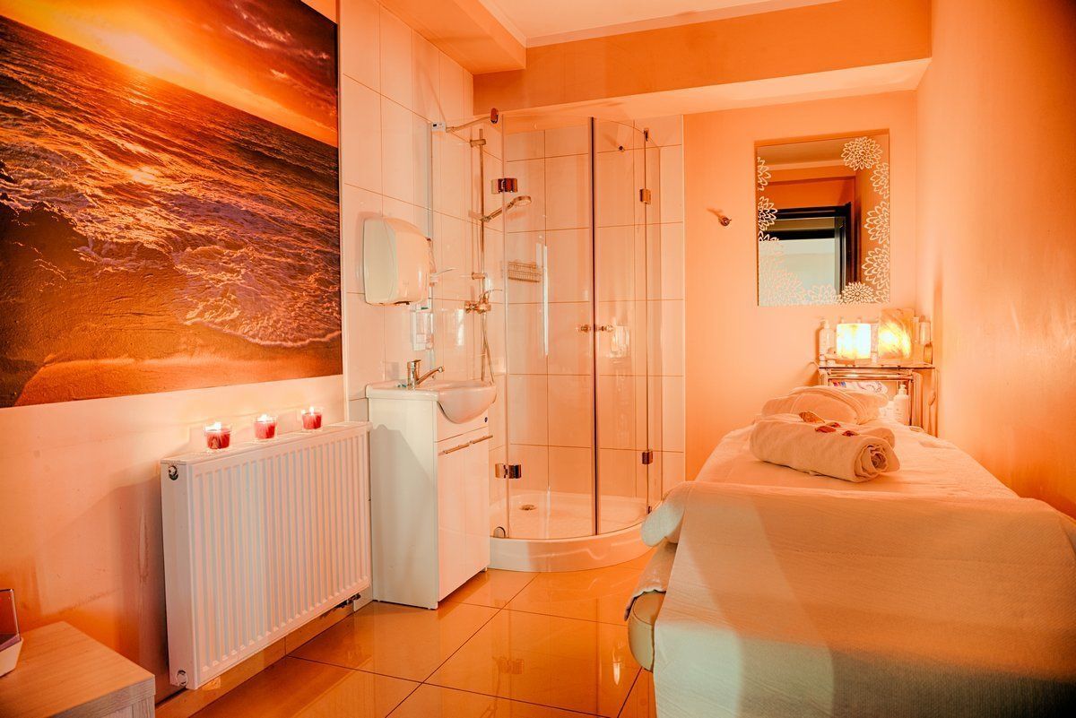 body treatments, hot stone massages, sports massages, body scrubs