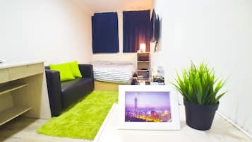 Basic Apartment, 1 Double Bed, Non Smoking | Desk, free WiFi