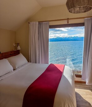 Minibar, in-room safe, desk, free WiFi - Hosteria Ventus Patagonia (San Carlos de Bariloche)