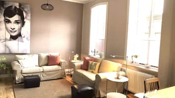 Comfort House, 2 Bedrooms | Living room | Flat-screen TV, DVD player