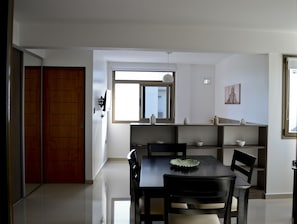 Leilighet – superior | Oppholdsrom | Flatskjerm-TV