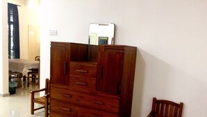 Eenvoudig huis, 4 slaapkamers | Woonruimte