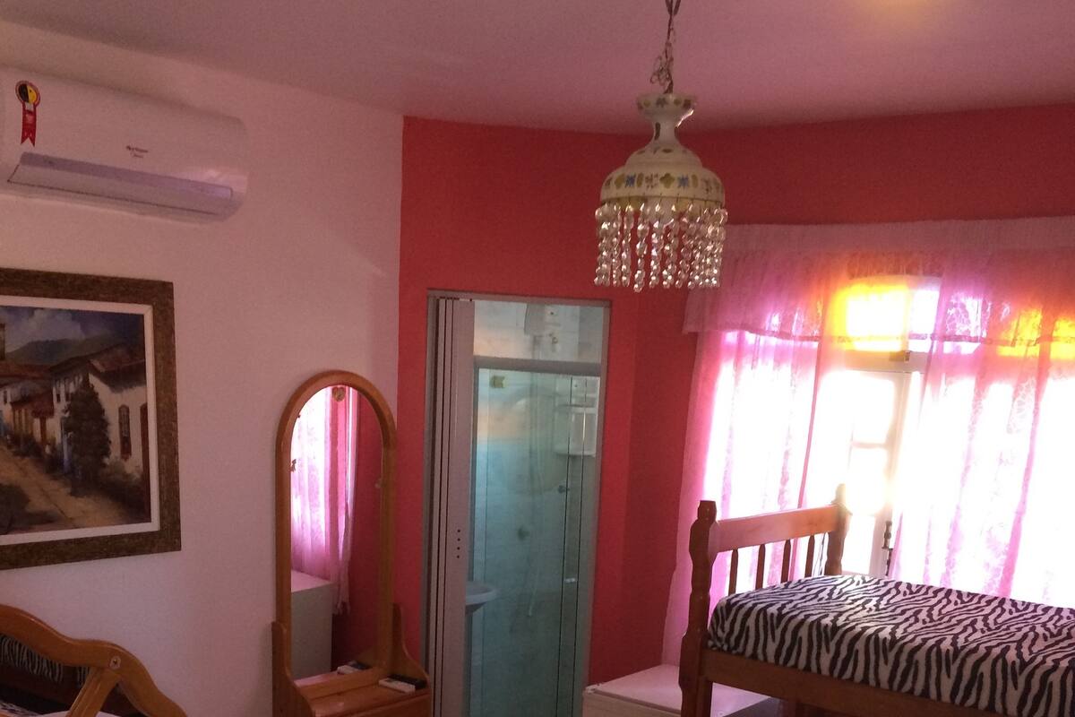 Family Suite | Minibar, WiFi (free), bed sheets
