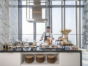 Tägliches Frühstücksbuffet gegen Gebühr