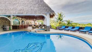 Kolam renang outdoor