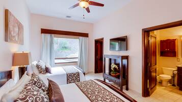 Biệt thự tiện nghi đơn giản, 5 phòng ngủ, không hút thuốc | 5 phòng ngủ, két bảo mật tại phòng, bàn, bàn ủi/dụng cụ ủi quần áo