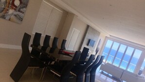 Biệt thự, 6 phòng ngủ | Khu vực ăn uống tại phòng